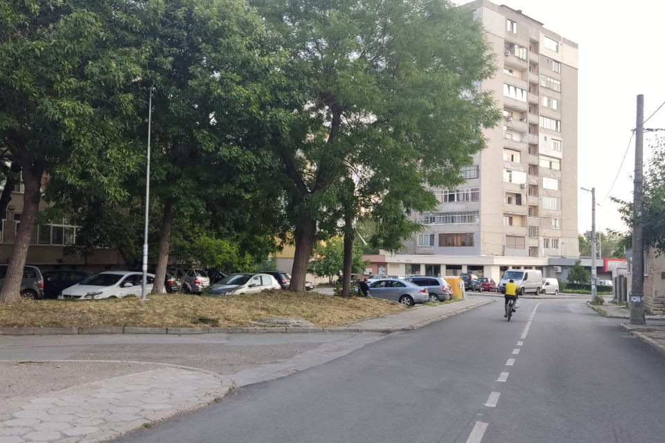 
Улиците „Ал. С. Пушкин“ и „Петко Д. Петков“ стават еднопосочни с цел облекчаване на трафика, особено на възлови места – около ОУ „Димитър Петров“ и около...